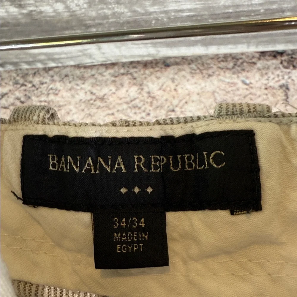 Banana Republic Light Beige Chinos size 34/34. C59